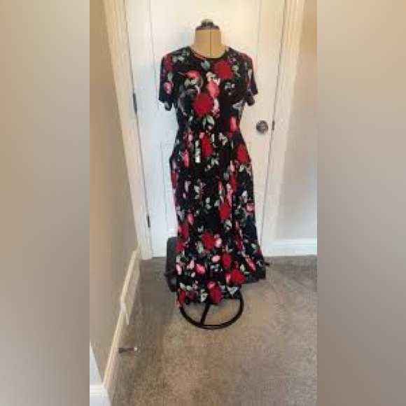 torrid Dresses & Skirts - Torrid Black and Red Skull and Roses Maxi Dress